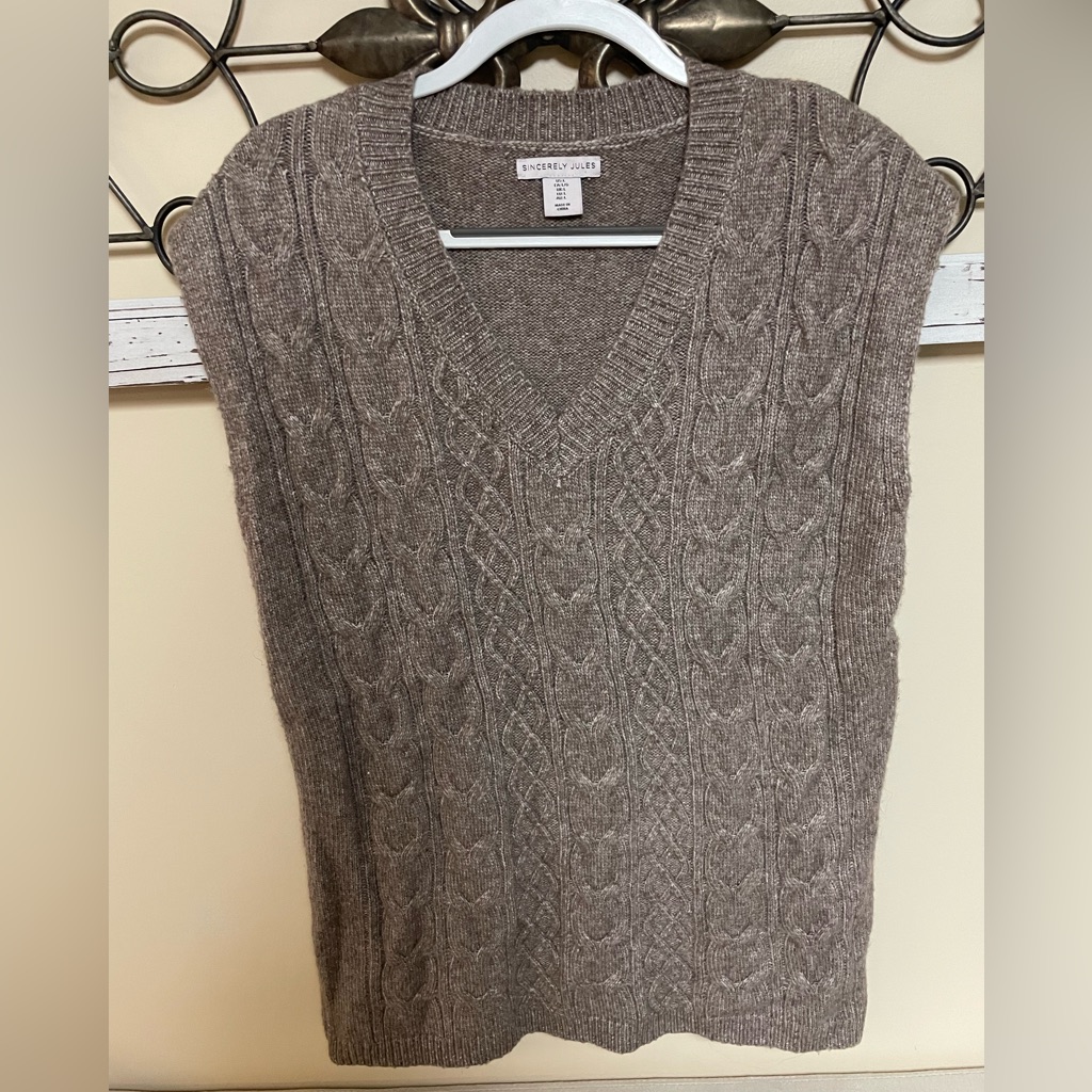 Sincerely Jules Beige Sweater Vest, Size Large